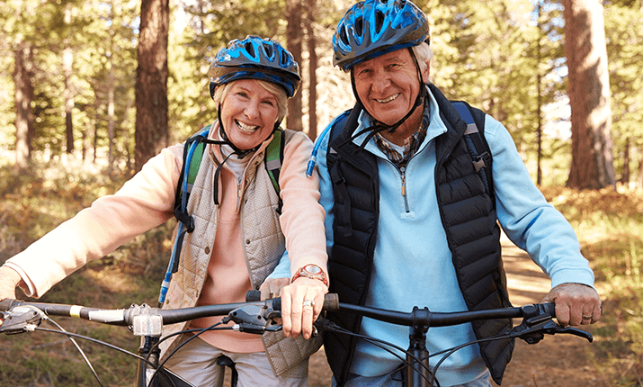 Andar en bicicleta es beneficioso para la salud del adulto mayor