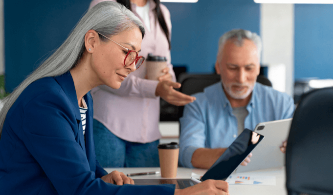 ¿Cómo pueden los audífonos mejorar tu vida profesional?
